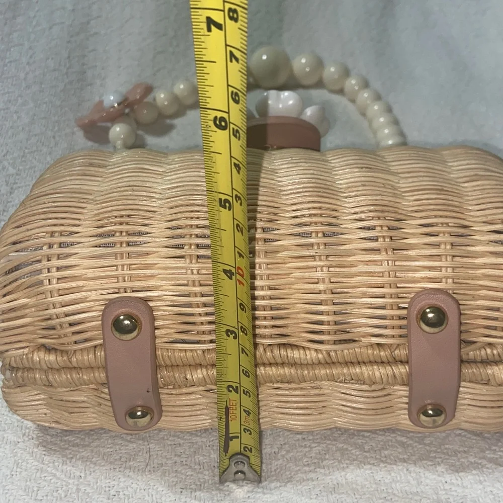 Nwot BTB Page Floral Clutch - Picture 10 of 12